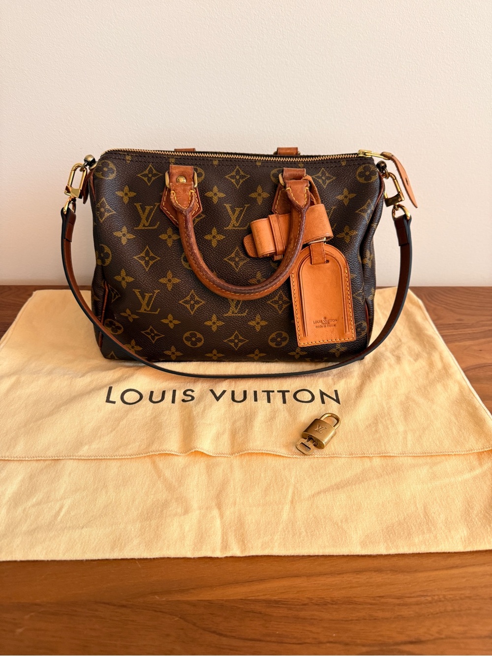 SOLD Vintage Louis Vuitton Speedy 25 Classic Monogram Canvas (80s)
